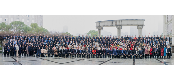 《凝心聚力，，，，，赢战2023》 ——大奖国际集团年度表扬大会暨2023年战略安排大会胜利终结